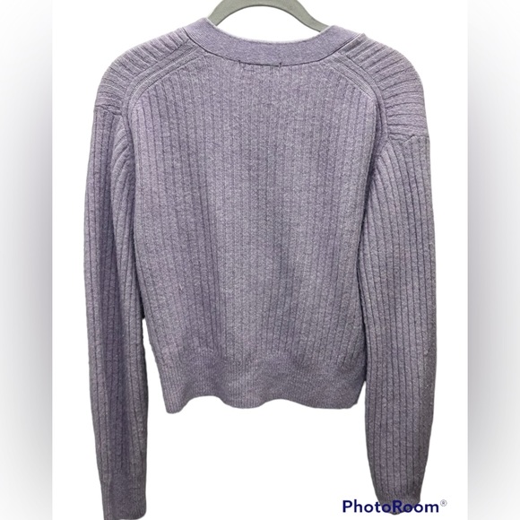 H&M sweater - Picture 2 of 2